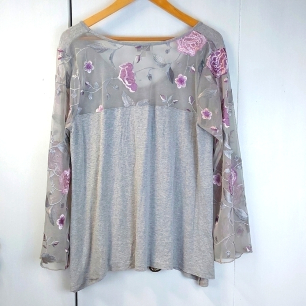 Stratus| Gray Top Sheer Embroidered Sleeves Floral Feminine Soft Flowy Sz.L